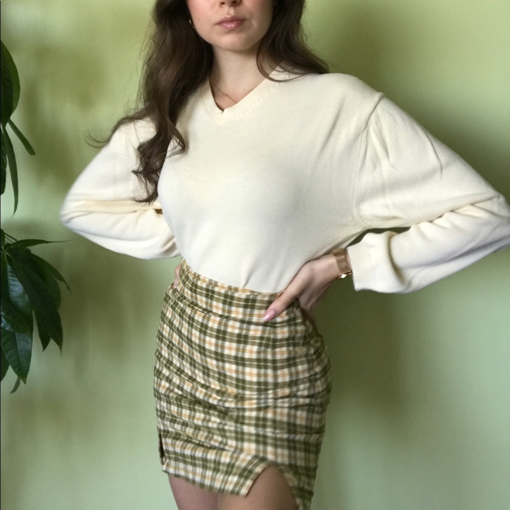 Yellow crewneck